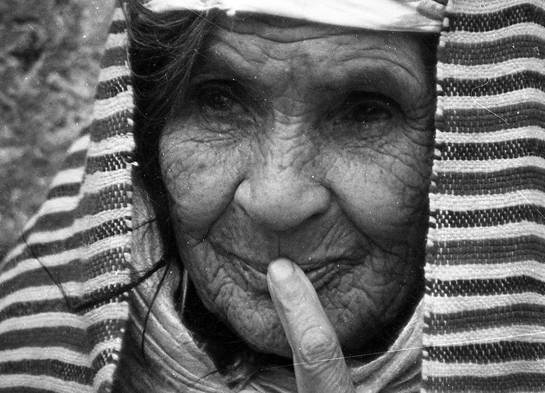 Photo-Mémoire14- femme-au-doigt-Touda-Bouanani-tous-droits-réservés-site-iremam.jpg